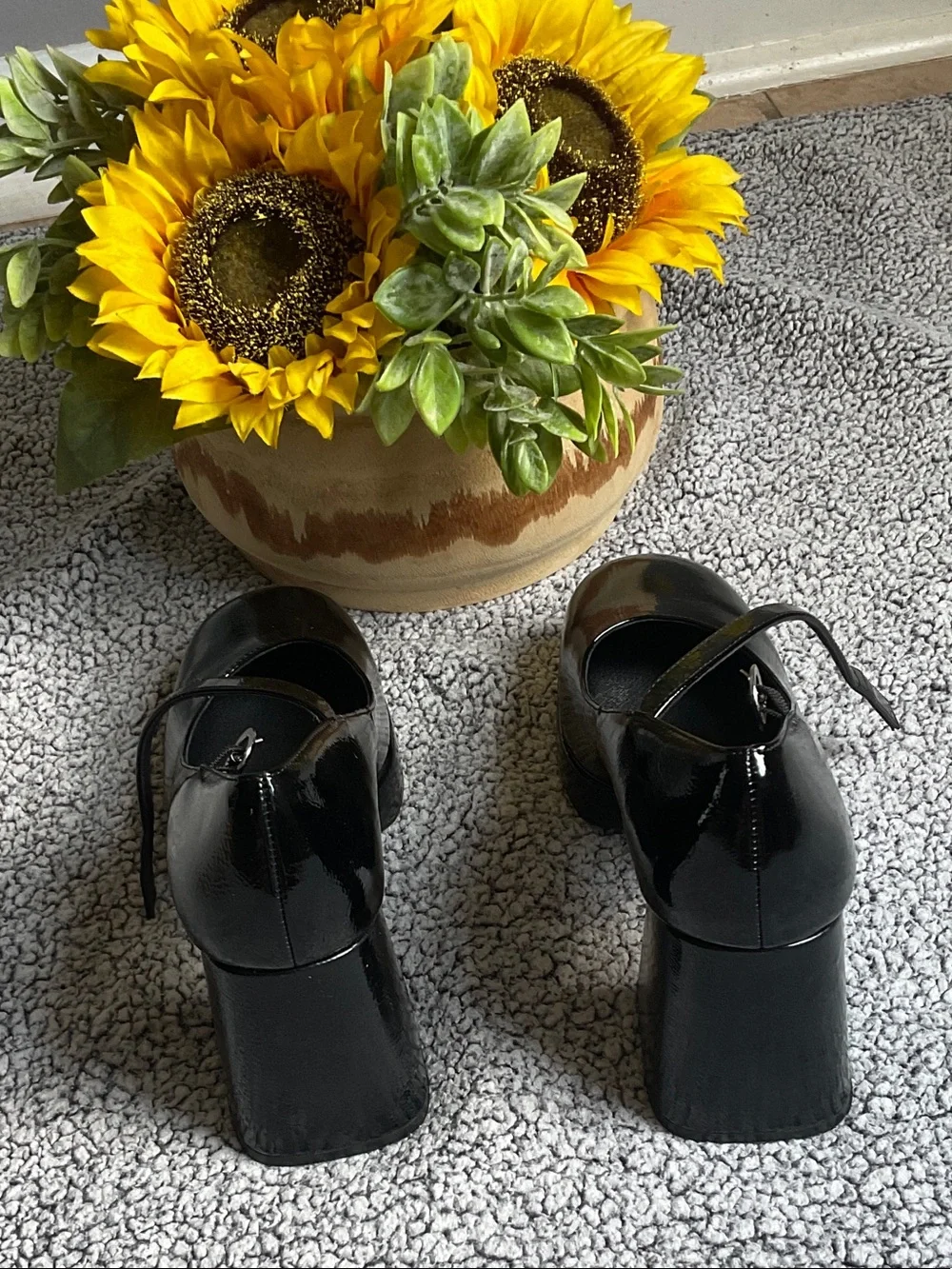 Steve Madden Black Patent Platform Mary Jane Pumps